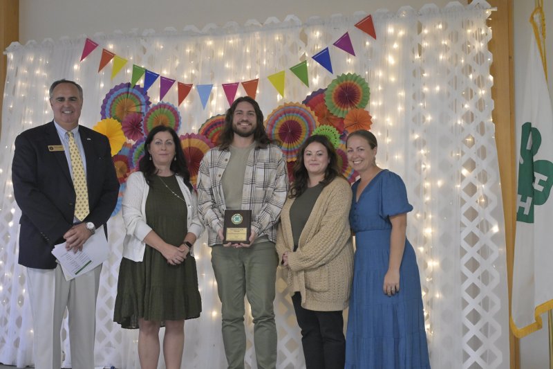 This year’s Friend of 4-H Award was presented to the Scott/Bennington Family. Shown are (l-r) Ernie Lopez, Delaware 4-H program leader, Teresa Scott-Bennington, Kaleb Scott, Kimberlyn Scott Lewis and Krista Scott Wing. Not pictured is Katie Scott Kimbro of Tennessee.
